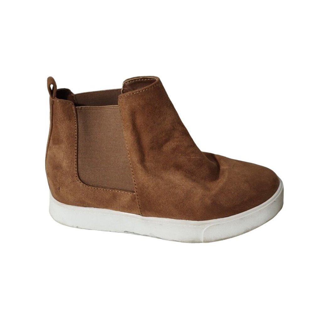 Soda Brown Faux Suede Chelsea Booties Slip On Women Size 9 Round Toe
